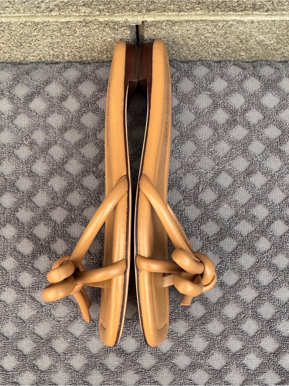 Loeffler Randall Hadley Leather Bow Flat Sandals Dune Size 6.5 B - Picture 5 of 7